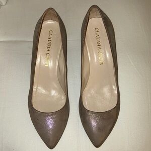 Claudia Ciuti vintage slight metallic tan kitten heel pumps Sz 9 N‎